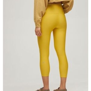 New ALO Yoga High Waist Airlift
Leggings Mustard Yellow Activewear
Workout XS